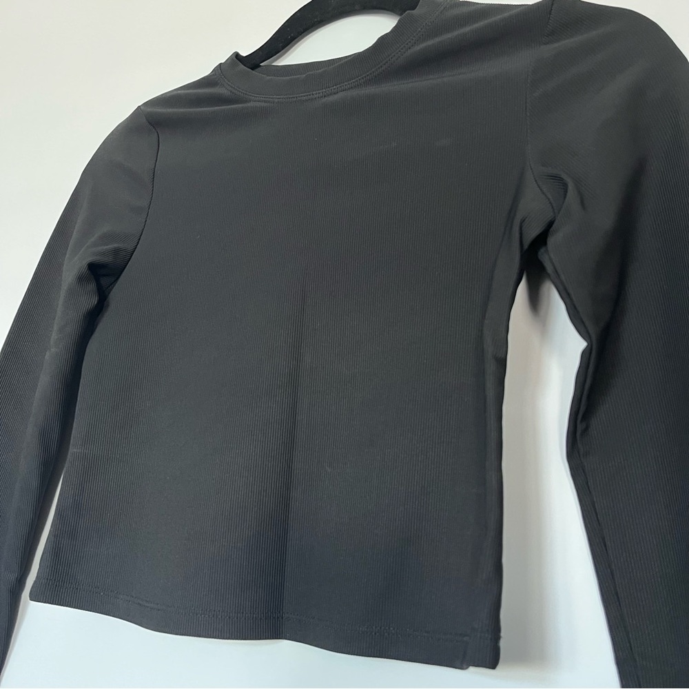 Kyodan Women’s Black Ribbed Cropped Activewear or Everyday Long Sleeve - Picture 2 of 8